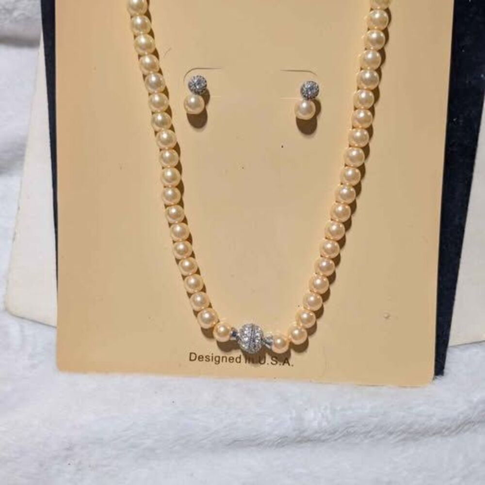 Vintage Victoria E Cream Glass Pearl Choker Magnetic Pavé Clasp Earring Set